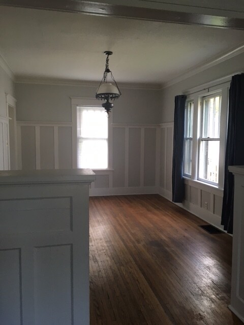 Building Photo - 1108 E Virginia Ave