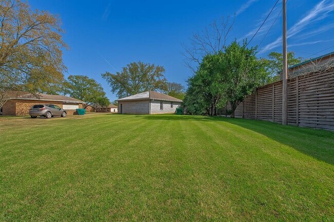 Foto del edificio - 7315 Housman St