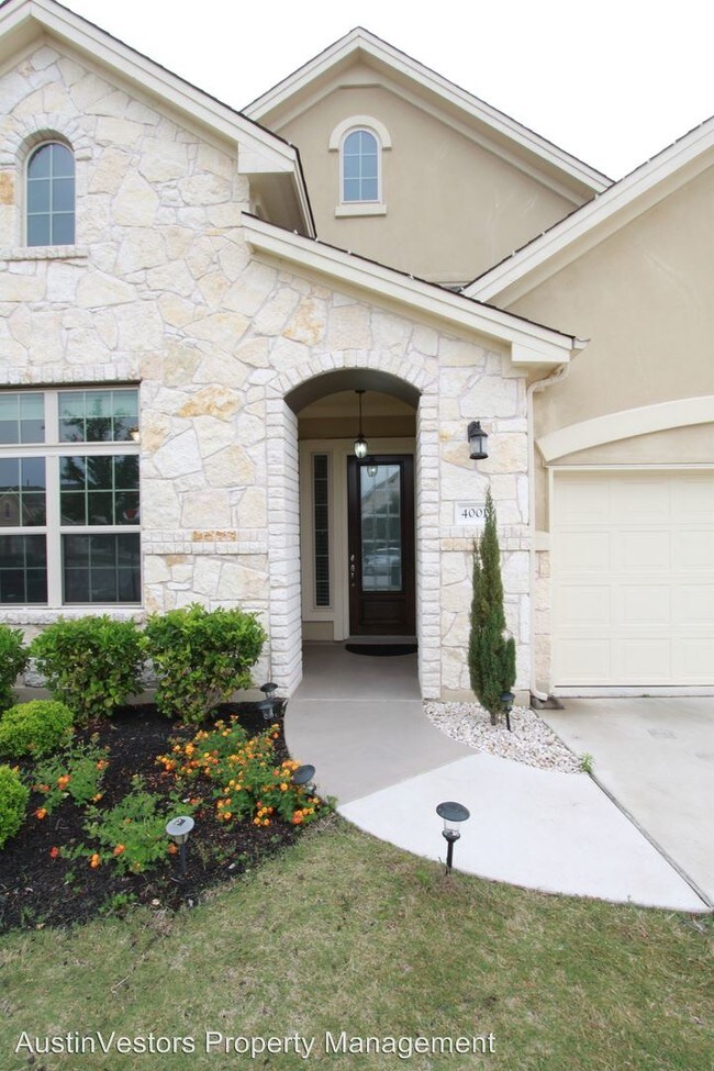 Building Photo - 3 br, 3 bath House - 4001 Gandara Bnd