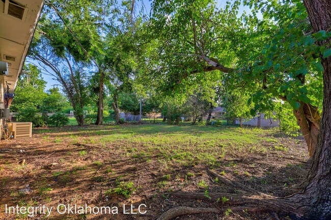 Foto del edificio - 3 br, 1 bath House - 1221 Mcdonald Dr.