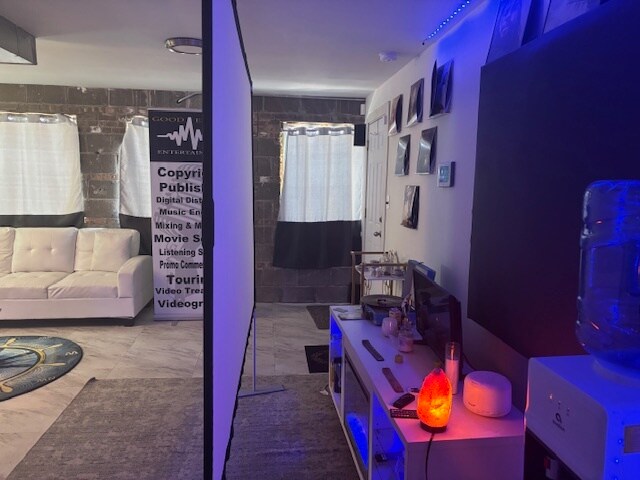 Foto del edificio - 5633 W 63rd St