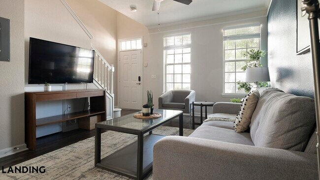 Foto del edificio - 2801 Biltmore Park Dr