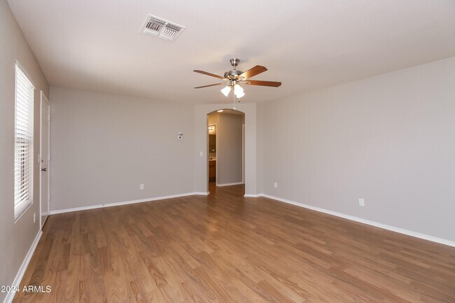 Foto del edificio - 134 S Hassett Cir