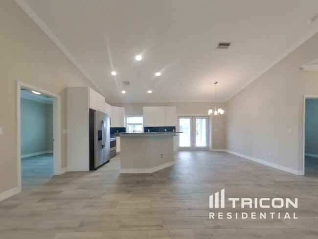 Building Photo - 175 Eppinger Dr