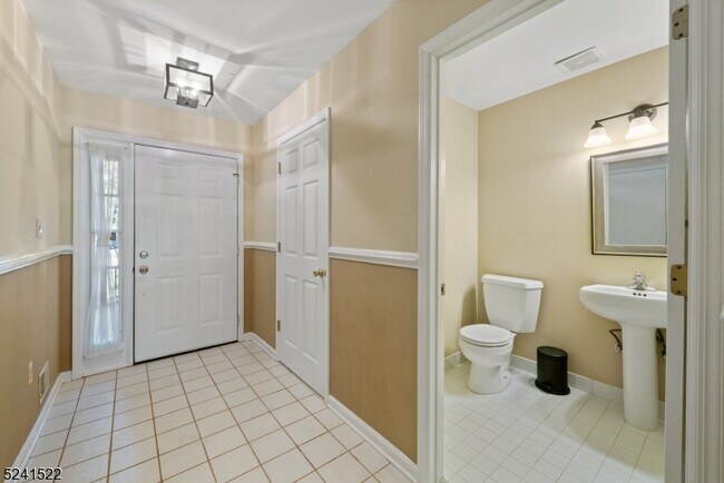 Foto del edificio - 45 Maple Ln