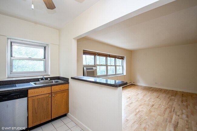 Building Photo - 4950 N Marine Dr