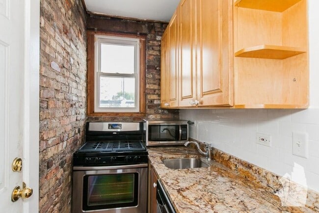 Building Photo - 505 W Deming Plz