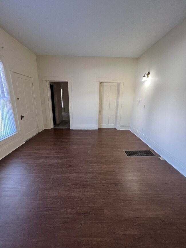 Foto del edificio - 311 N Hamilton St