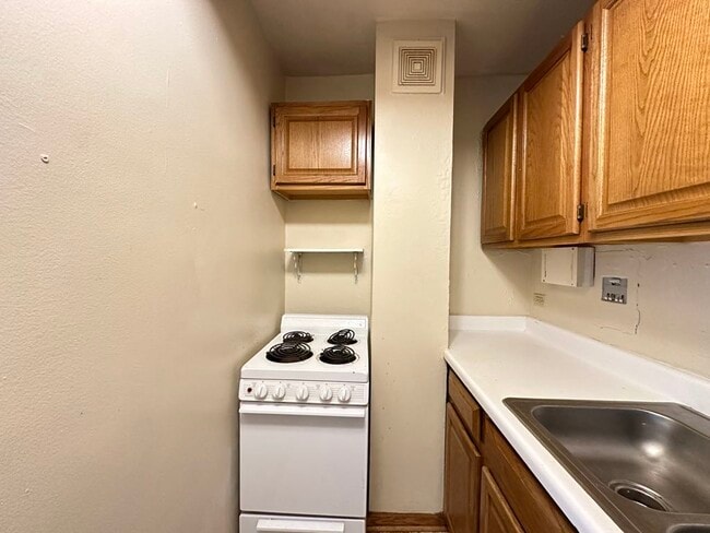 Building Photo - 4180 N Marine Dr