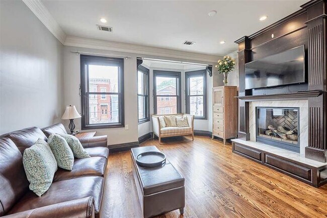 Foto del edificio - 145 Webster Ave