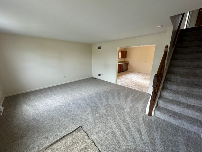 Building Photo - 211 Ark Dr