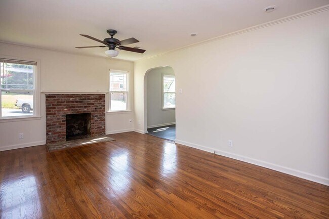 Building Photo - 2500 Durwood Rd