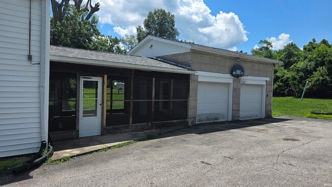 Foto del edificio - 104 S Johnson Ave
