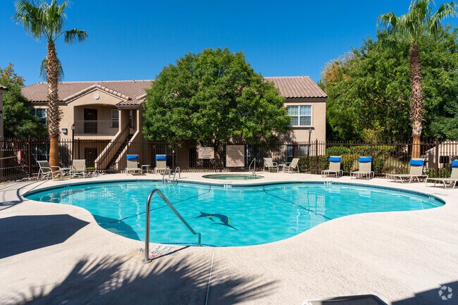 Piscina - Las Norias Apartments