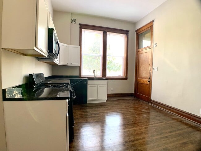 Building Photo - 2500 S Millard Ave