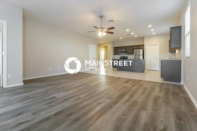 Building Photo - 3 Bedroom Pet-Friendly Home in Buckeye, AZ with Main Street Renewal