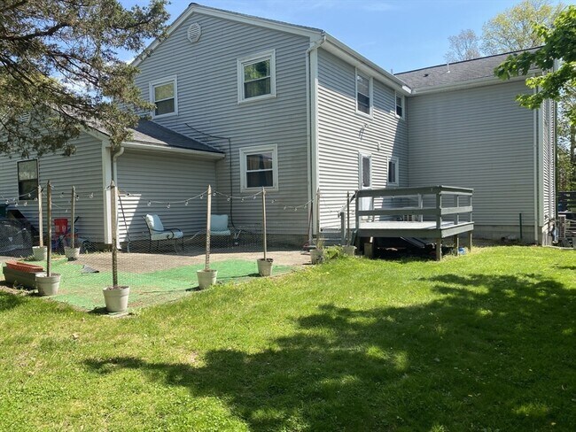 Building Photo - 60 Whitewood Cir