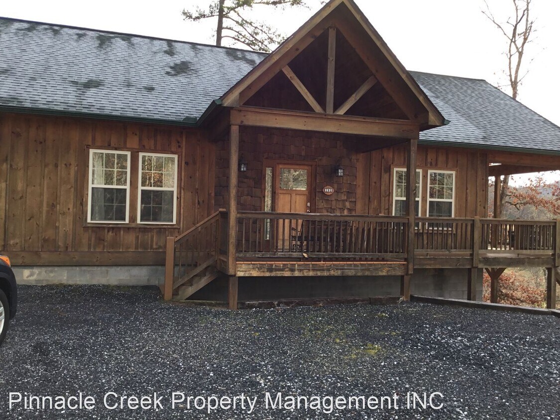 2 br, 2 bath House 192 Caddis Fly Ln House Rental in Sylva, NC