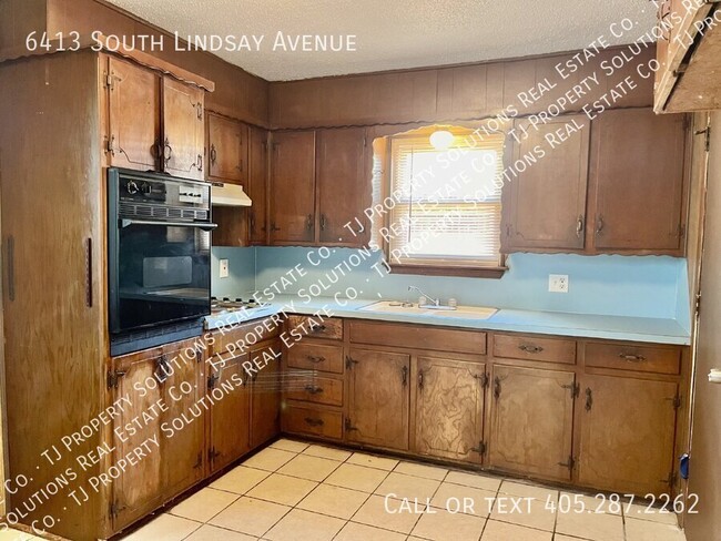 Foto del edificio - Three bedroom home in South OKC.