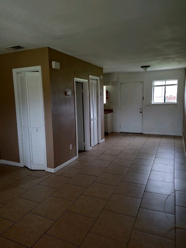 Foto del edificio - 5820 Butler Dr