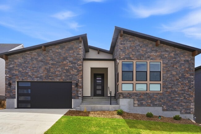 Building Photo - 2172 N Beargrass Wy