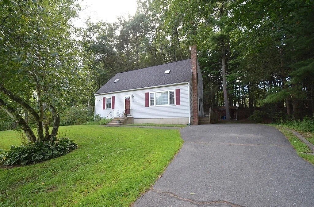Single Family House - 137 Logtown Rd