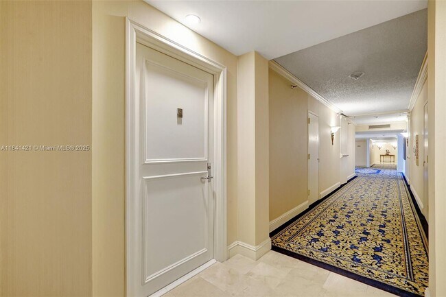 Foto del edificio - 3530 Mystic Pointe Dr
