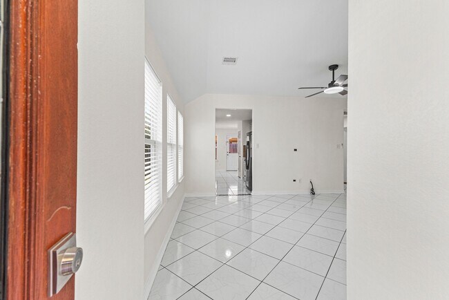 Foto del edificio - 9006 Wildbird Ln