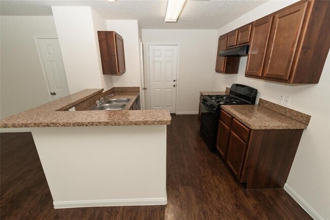 Building Photo - 6030 Santa Cecilia Ln
