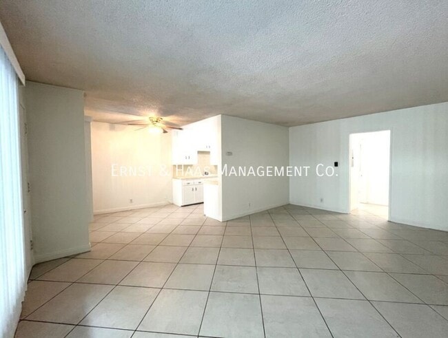 Building Photo - 120 Alamitos Ave