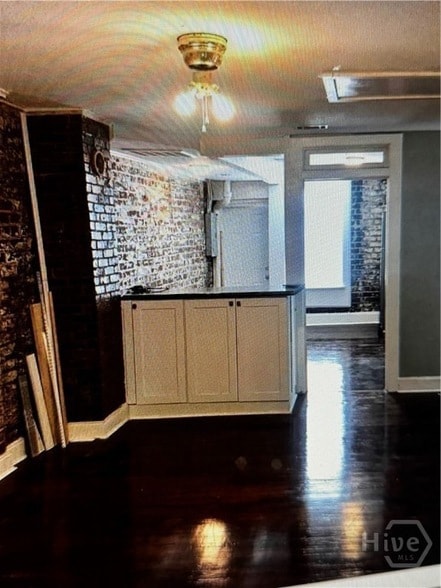 Building Photo - 41 Whitaker St
