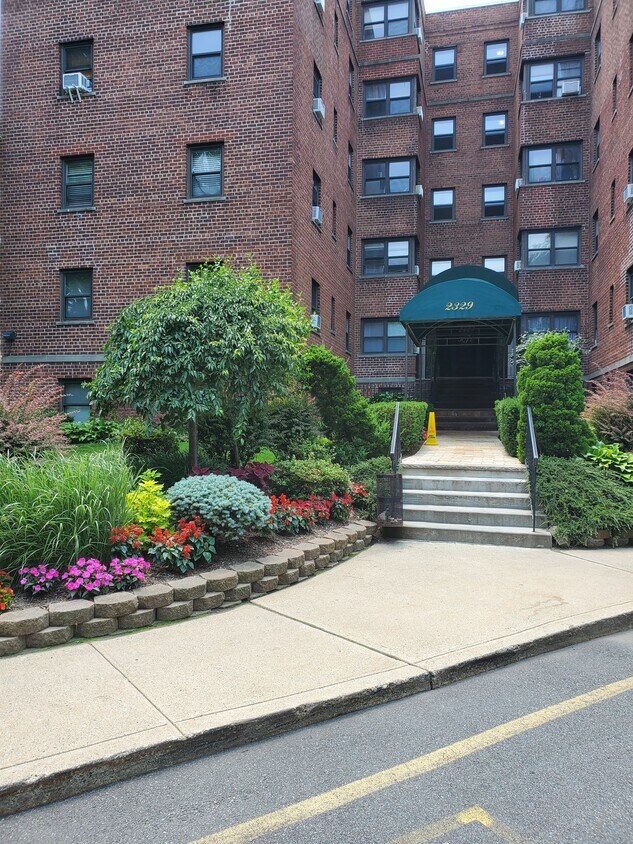2329 Hudson Terrace, Fort Lee, NJ 07024 Apartments in Fort Lee, NJ
