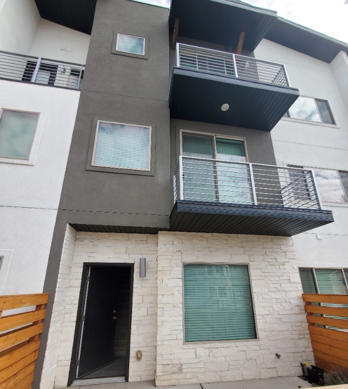 Primary Photo - 2185 N 525 W