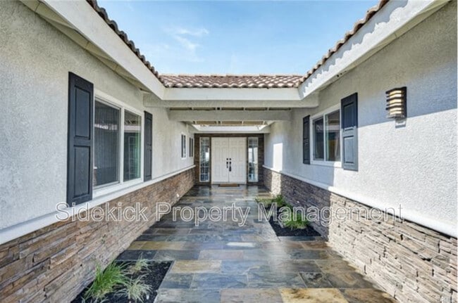 Building Photo - 5431 Skyloft Dr