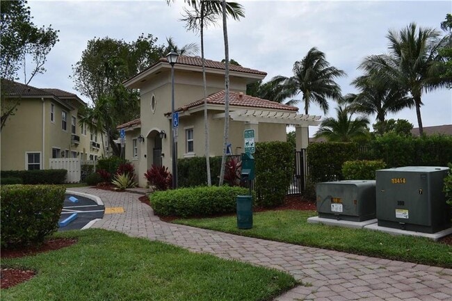 Building Photo - 2851 Prospect Rd