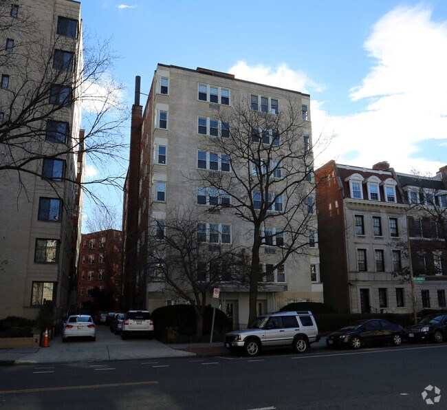 Building Photo - Hampshire Plaza