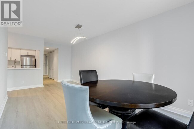 Photo du bâtiment - 92 King St E