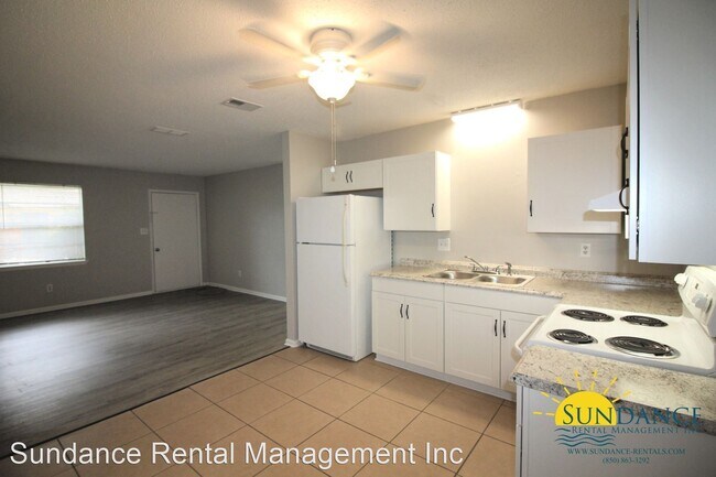 Foto del edificio - 2 br, 1 bath House - 788-D Navy Street