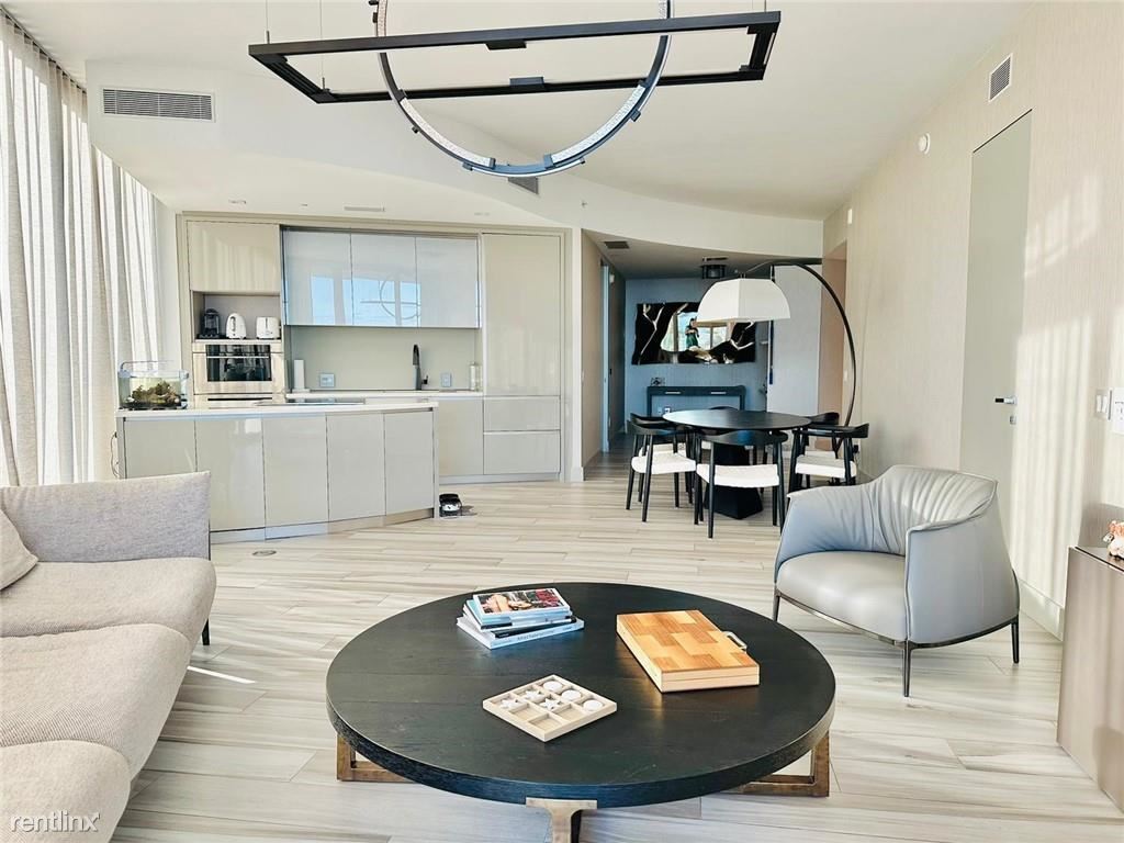 Primary Photo - 2 br, 2.5 bath Condo - 18975 Collins Ave U...