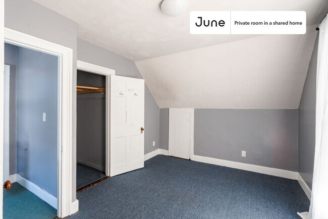 Foto del edificio - Room in Shared 4 bed/1.5 bath home