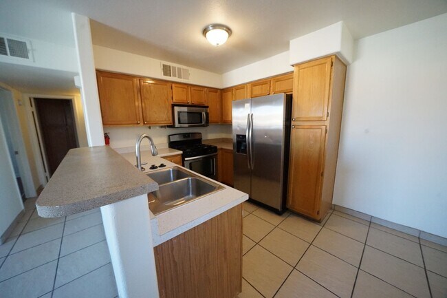 Building Photo - No Showings until 11/01/2023