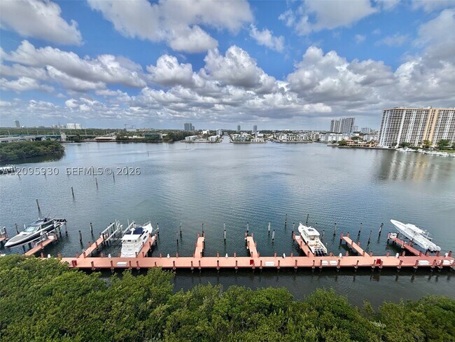 Building Photo - 17050 N Bay Rd