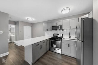 Building Photo - 15 N Dryden Pl