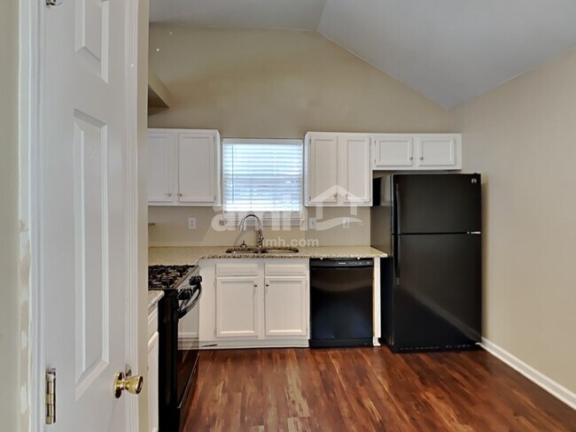Foto del edificio - 214 Woodland Way