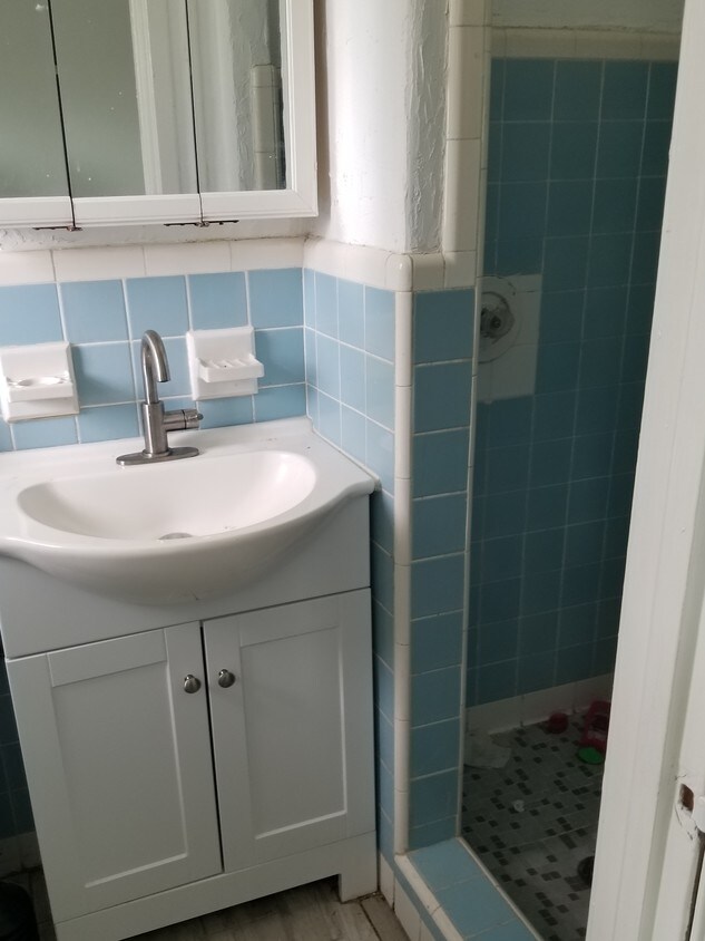 Building Photo - 407 S Jupiter Ave