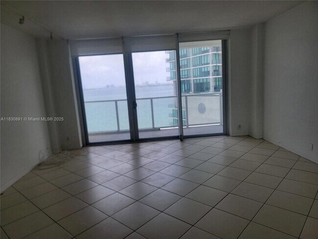 Foto del edificio - 3301 NE 5th Ave