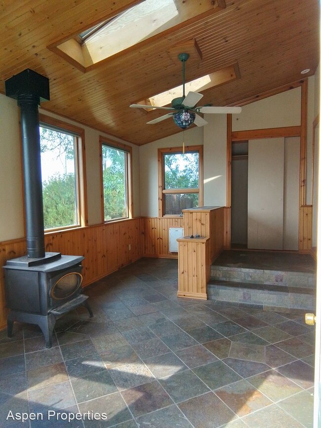 Building Photo - 4 br, 2 bath House - 4555 Baxter Lane