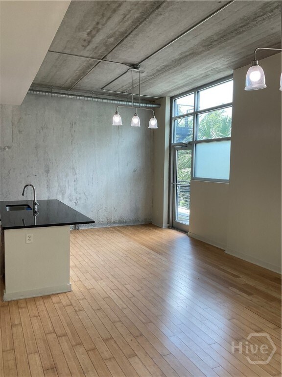Foto del edificio - 545 Berrien St