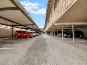 Building Photo - 3809 N Braeswood Blvd