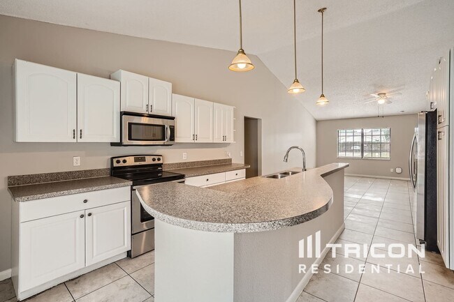 Building Photo - 10206 Deepbrook Dr